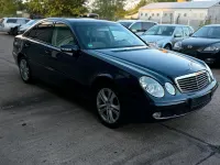 Gebraucht Mercedes E220 150 PS (110 kW) 2002 Blau Limousine