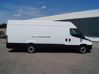 Second-hand Iveco Daily 156 CP (114 kW) 2020 Alb Monovolum