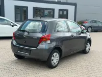 Gebraucht Toyota Yaris 69 PS (50 kW) 2009 Grau Kleinwagen