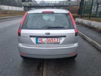 Gebraucht Ford Fiesta 60 PS (44 kW) 2005 Silber Kleinwagen