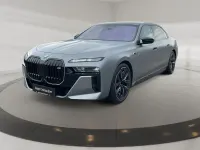 Gebraucht BMW M760e Sport Line 381 PS (280 kW) 2025 Grau Limousine