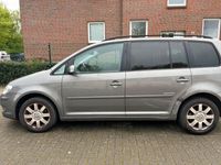 gebraucht VW Touran United – Grau – Benzin - 7 Sitzplätze