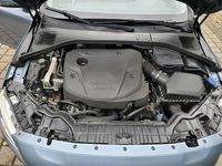 Gebraucht Volvo V60 150 PS (110 kW) 2017 Grün Kombi