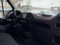 Gebraucht Opel Movano 131 PS (96 kW) 2017 Weiß Van / Kleinbus