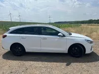 Gebraucht Hyundai i30 Premium 140 PS (102 kW) 2017 Weiß Kombi