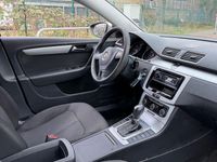 Gebraucht VW Passat Trendline 140 PS (102 kW) 2013 Silber Kombi