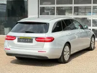 Usado Mercedes E220 194 CV (142 kW) 2020 Plateado Familiar