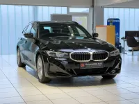Gebraucht BMW 320e Shadowline 163 PS (119 kW) 2023 Schwarz Kombi