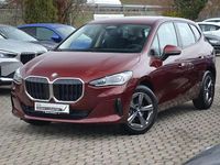 Gebraucht BMW 220 Active Tourer 156 PS (114 kW) 2025 Piemont rot metallic Van / Kleinbus