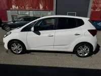 Gebraucht Hyundai ix20 Comfort 90 PS (66 kW) 2011 Weiß Kleinwagen