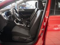 Gebraucht VW Polo Move 80 PS (58 kW) 2024 Kingsredmetallic Kleinwagen