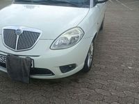 Gebraucht Lancia Ypsilon 97 PS (71 kW) 2010 Weiß Kleinwagen