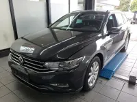 Gebraucht VW Passat Business 150 PS (110 kW) 2022 Mangangrau metallic Kombi