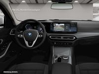 Gebraucht BMW 330e 184 PS (135 kW) 2023 Weiß Kombi