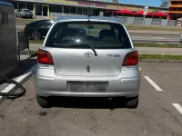 Gebraucht Toyota Yaris 65 PS (47 kW) 2003 Silber Kleinwagen