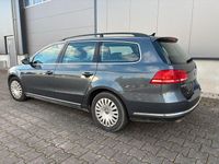 Gebraucht VW Passat 140 PS (102 kW) 2011 Grau Kombi
