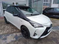 gebraucht Toyota Yaris Hybrid Style Selection + 8-fach bereift ++