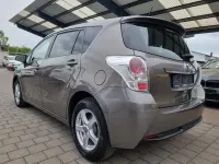 Gebraucht Toyota Verso Edition 147 PS (108 kW) 2018 Grau Van / Kleinbus