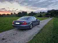 Gebraucht Mercedes E240 Avantgarde 177 PS (130 kW) 2004 Blau Limousine