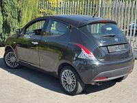Second-hand Lancia Ypsilon 69 CP (50 kW) 2012 Negru Hatchback