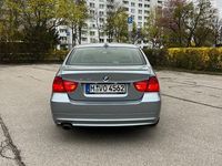 Second-hand BMW 320 170 CP (125 kW) 2009 Albastru Berlinǎ