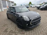Gebraucht Mini ONE 102 PS (75 kW) 2017 Midnight black metallic Kleinwagen