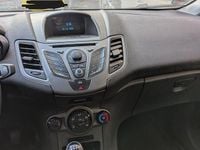 Gebraucht Ford Fiesta Ambiente 65 PS (47 kW) 2013 Rot Kleinwagen