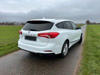 Gebraucht Ford Focus Cool & Connect 120 PS (88 kW) 2020 Weiß Kombi