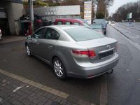 Gebraucht Toyota Avensis Executive 177 PS (130 kW) 2011 New medium silver Limousine