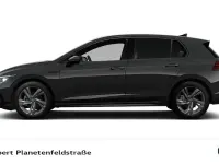 Gebraucht VW Golf VIII R-line 131 PS (96 kW) 2024 Uranograu Limousine