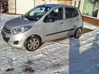 Gebraucht Hyundai i10 Edition 69 PS (50 kW) 2013 Silber Kleinwagen
