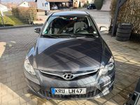 Gebraucht Hyundai i30 116 PS (85 kW) 2011 Grau Kleinwagen