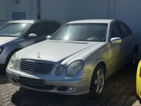Gebraucht Mercedes E220 Elegance 150 PS (110 kW) 2002 Silber Limousine