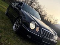 Gebraucht Mercedes E320 Avantgarde 197 PS (144 kW) 2001 Schwarz Kombi