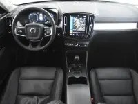 Gebraucht Volvo XC40 Momentum 129 PS (94 kW) 2022 Weiss (metallic) SUV