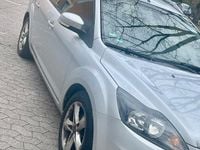 Gebraucht Ford Focus 105 PS (77 kW) 2010 Silber Limousine