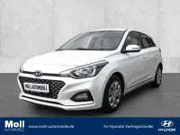 Gebraucht Hyundai i20 Select 75 PS (55 kW) 2019 Polar white / sol Kleinwagen