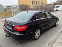 Gebraucht Mercedes E300 Avantgarde 204 PS (150 kW) 2010 Blau Limousine
