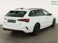 Neu Skoda Octavia RS 265 PS (194 kW) 2026 Mamba grün Kombi