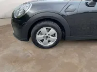 Używany Mini Cooper Essential 136 KM (100 kW) 2024 Czarny Hatchback