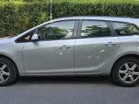 Gebraucht Opel Astra 102 PS (75 kW) 2014 Silber Kombi