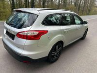 Gebraucht Ford Focus Trend 95 PS (69 kW) 2011 Polarsilber metallic Kombi