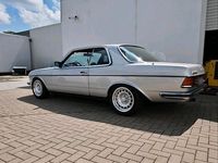 Gebraucht Mercedes 230 136 PS (100 kW) 1985 Silber Coupé