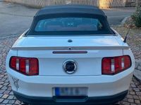 Gebraucht Ford Mustang 320 PS (235 kW) 2010 Weiß Cabrio