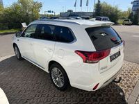 Gebraucht Mitsubishi Outlander P-HEV Basis 135 PS (99 kW) 2021 Andenweiss (s) SUV
