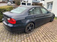 Gebraucht BMW 320 150 PS (110 kW) 2006 Blau Limousine
