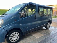 Usado Renault Trafic 101 HP (74 kW) 2005 Azul Monovolume