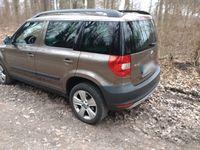 gebraucht Skoda Yeti 2.0 TDI 4x4 DSG Family Family