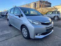 Gebraucht Toyota Verso-S 99 PS (72 kW) 2011 Silber Van / Kleinbus