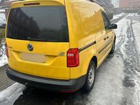 Usado VW Caddy 102 HP (75 kW) 2016 Amarelo Monovolume